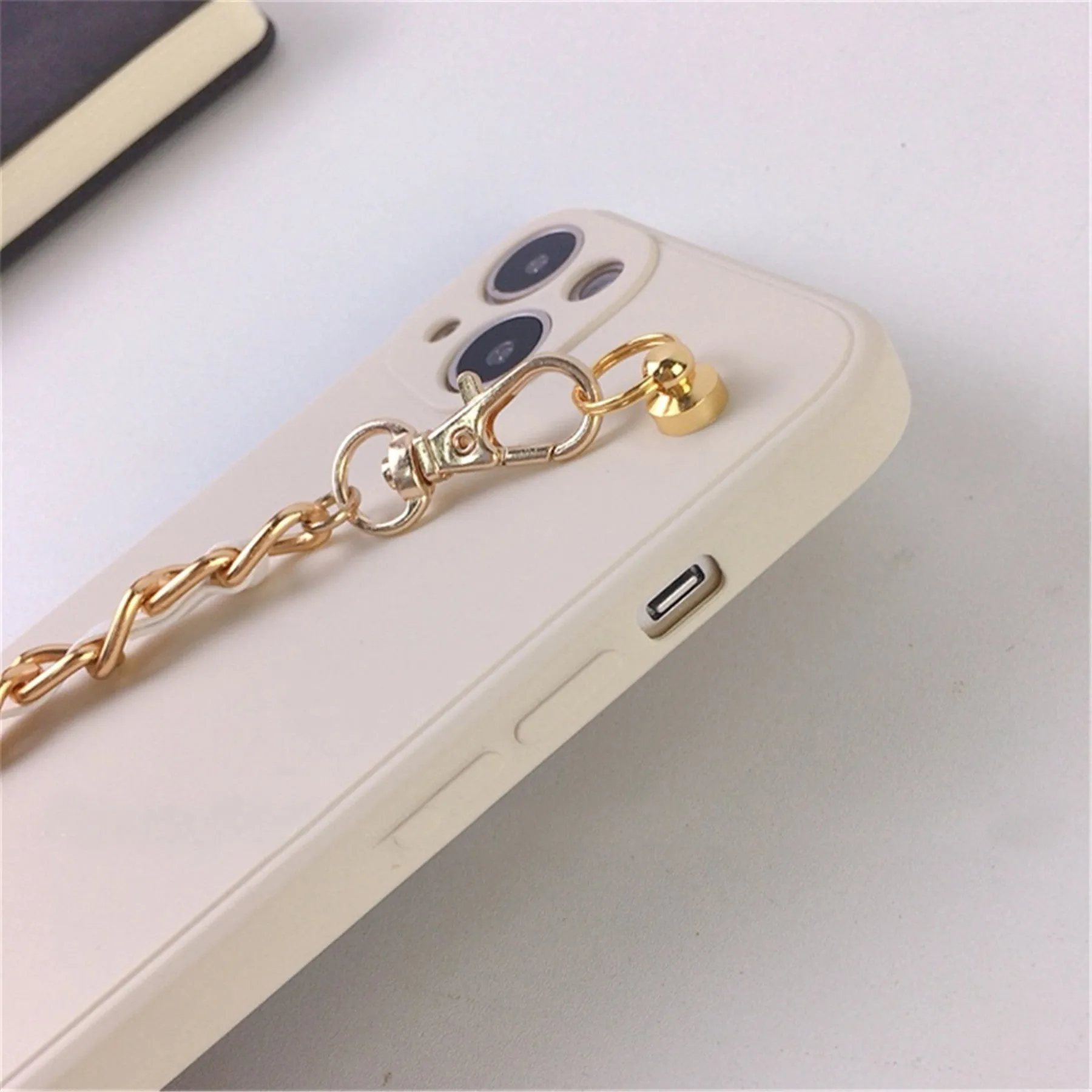 CHAIN PHONE STRAP & CASE