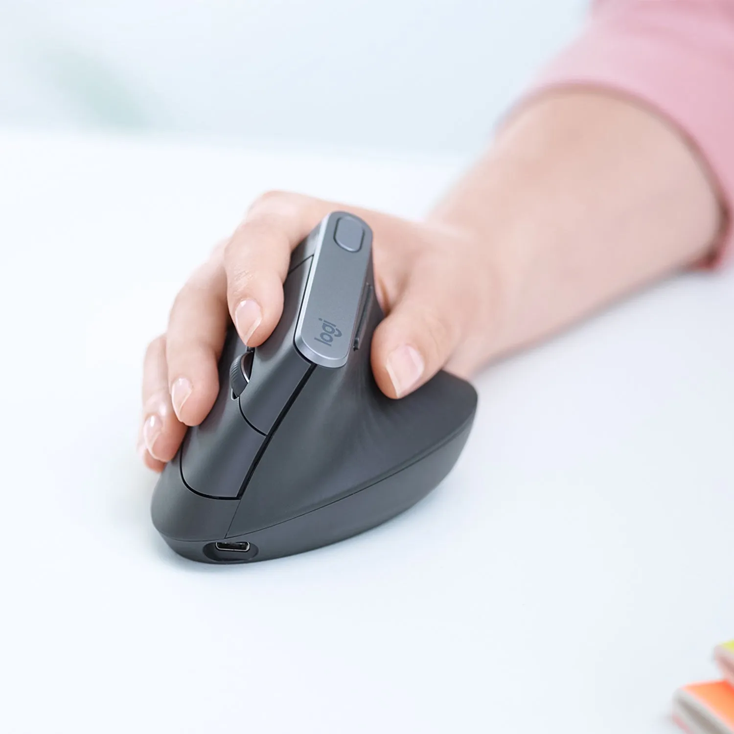 Logitech Mx Vertical Advanced Ergonimic Mouse Rf Wireless Bluetooth Optical 4000 Dpi Right-Hand