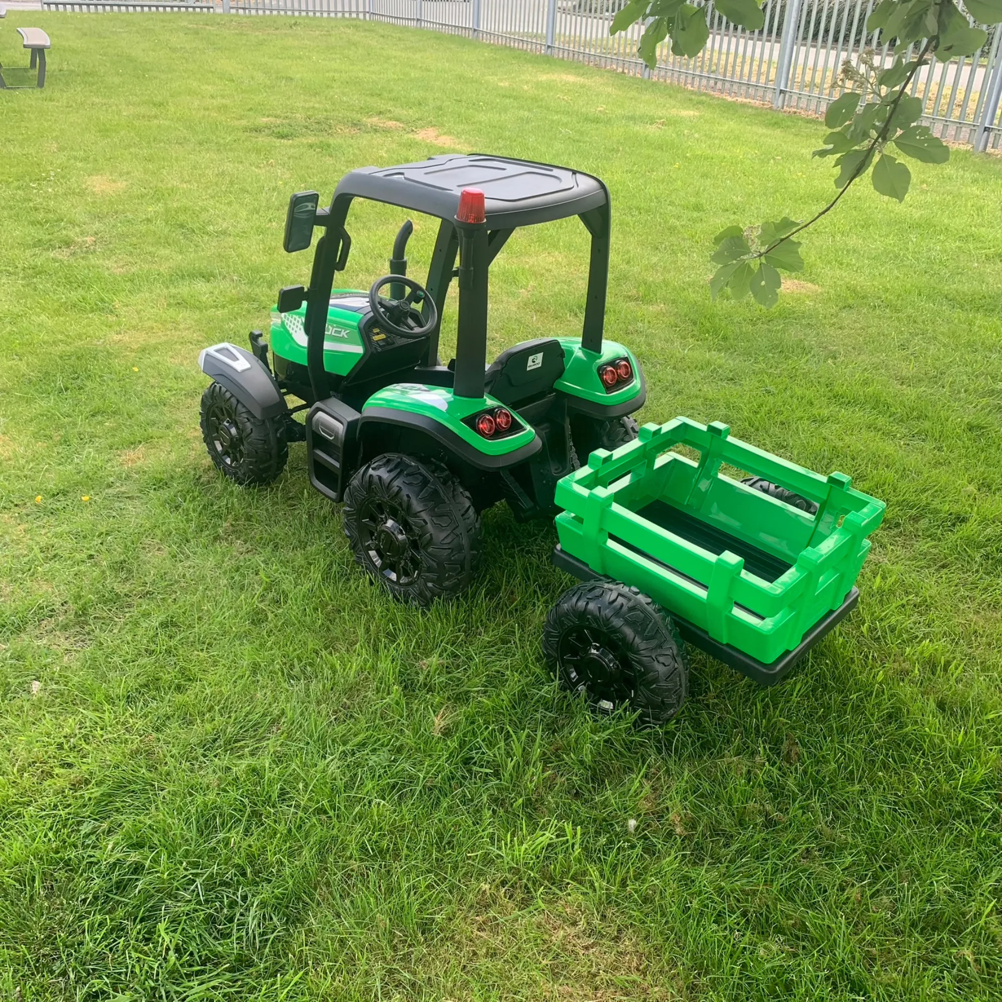 RiiRoo 24V Tractor With Trailer